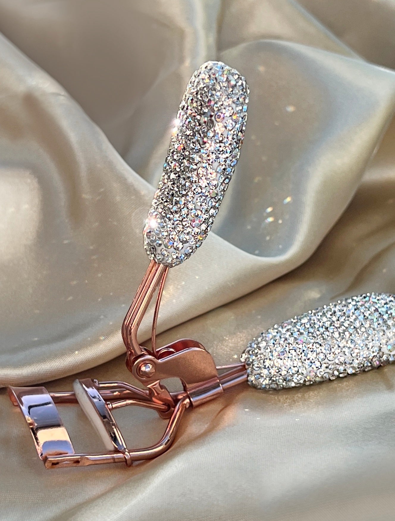 Rose-Gold Crystal-Studded Eyelash Curler